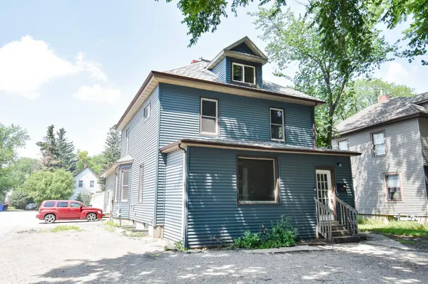 1114 UNIVERSITY DR N, Fargo, ND 58102