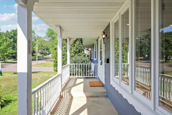 8016 35th AVE N, Crystal, MN 55427