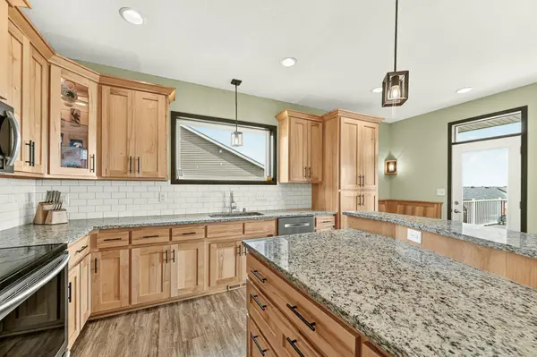 562 15th AVE NE, Byron, MN 55920