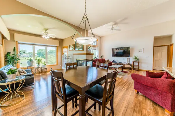 15157 Crestone CIR, Rosemount, MN 55068