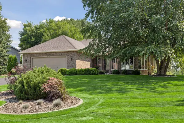 314 Wedgewood DR, Mahtomedi, MN 55115