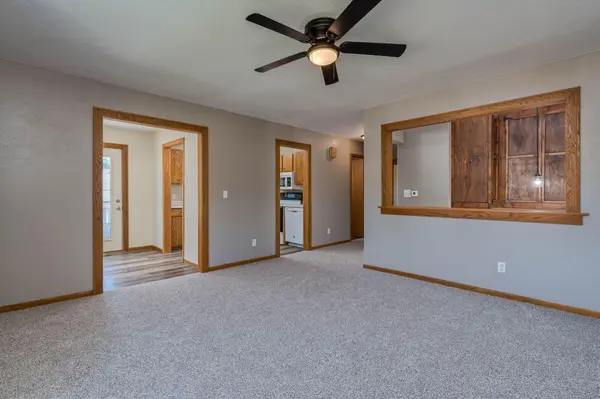 1655 Valley View DR, Mankato, MN 56003