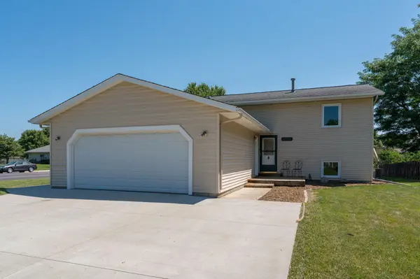 1655 Valley View DR, Mankato, MN 56003