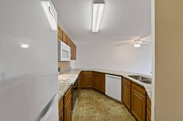 930 Lyn WAY #203, Hastings, MN 55033