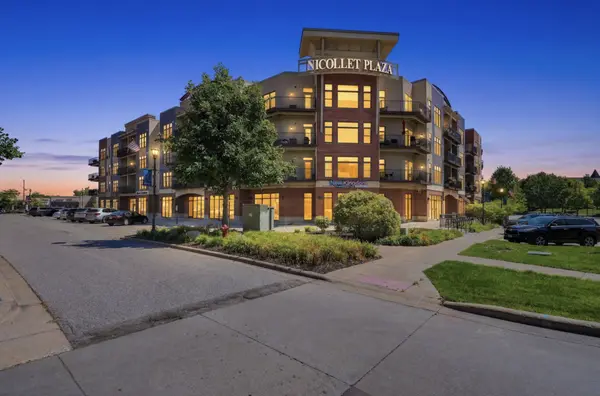 150 E Travelers TRL #323, Burnsville, MN 55337