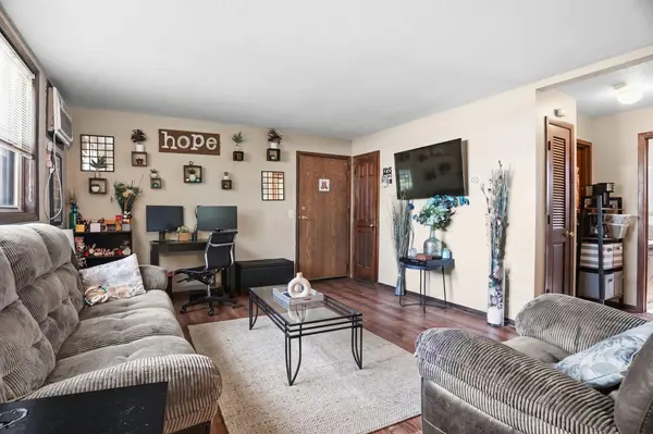 901 4th ST NE, Minneapolis, MN 55413