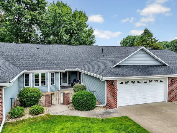 1123 Lois CT, Shoreview, MN 55126