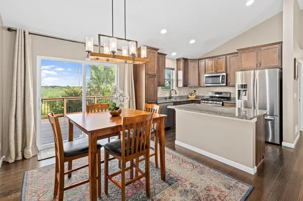 914 Prestwick DR, Belle Plaine, MN 56011