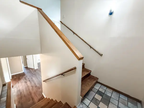 145 Jessamine AVE E, Saint Paul, MN 55117