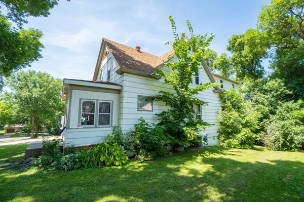 411 E Gustavus AVE, Fergus Falls, MN 56537