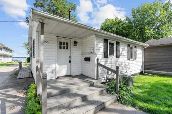 555 N Shore DR, Forest Lake, MN 55025