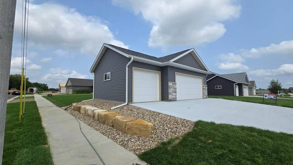1801 12th AVE NE, Austin, MN 55912