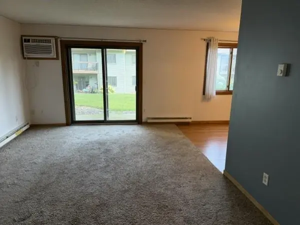 1585 Cohansey ST #104, Saint Paul, MN 55117