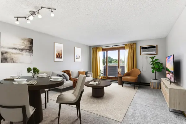 2425 E Franklin AVE #303, Minneapolis, MN 55406