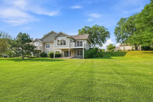 14433 Freesia WAY, Apple Valley, MN 55124