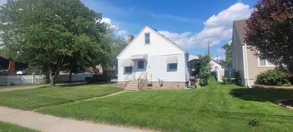 1064 Oakdale AVE, West Saint Paul, MN 55118
