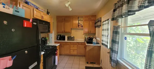 1064 Oakdale AVE, West Saint Paul, MN 55118