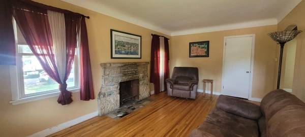 1064 Oakdale AVE, West Saint Paul, MN 55118