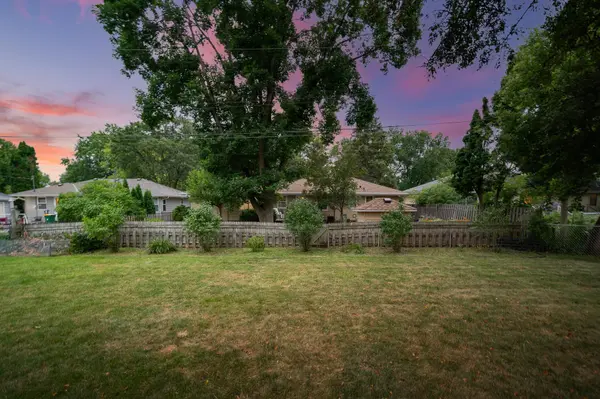 6917 39th AVE N, Crystal, MN 55427