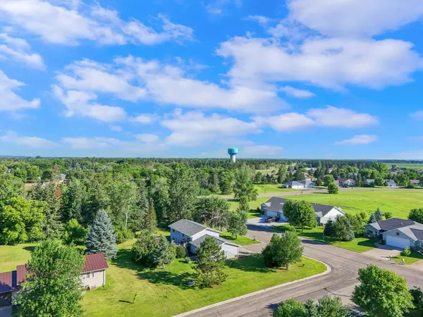 380 7th St NE, Perham, MN 56573