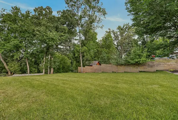1061 Plummer LN SW, Rochester, MN 55902