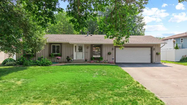 14682 Dunbar CT, Apple Valley, MN 55124