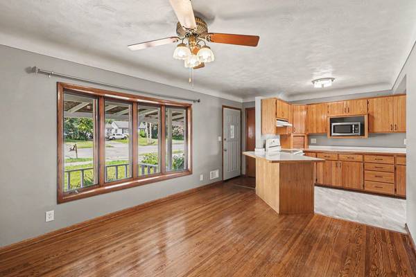2842 Lexington AVE S, Eagan, MN 55121