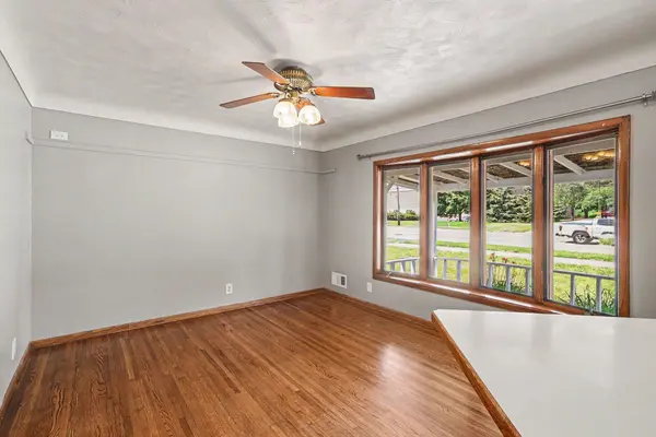 2842 Lexington AVE S, Eagan, MN 55121