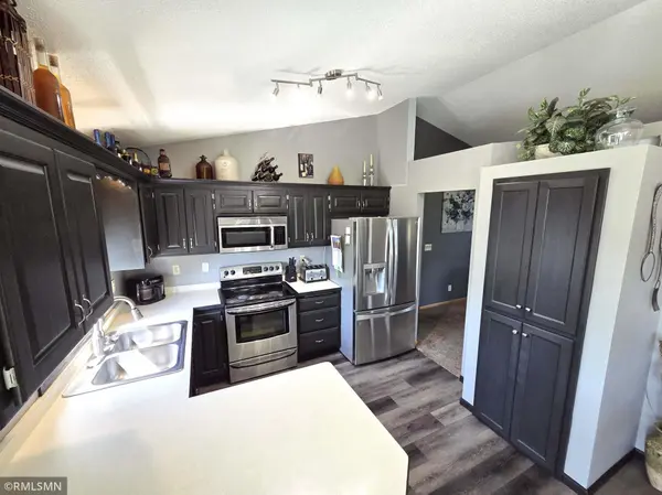 707 4th AVE SW, Isanti, MN 55040