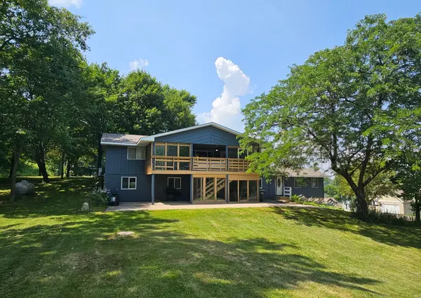 23221 Green Acres DR, Richmond, MN 56368