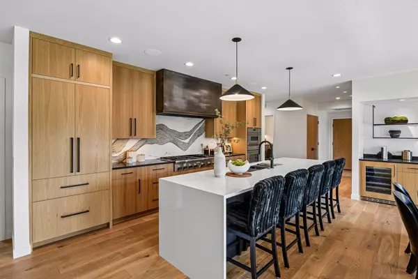 150 Broadway AVE S #3C, Wayzata, MN 55391