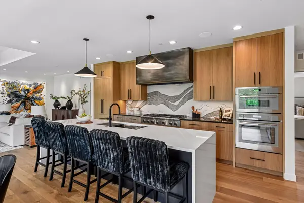 150 Broadway AVE S #3C, Wayzata, MN 55391