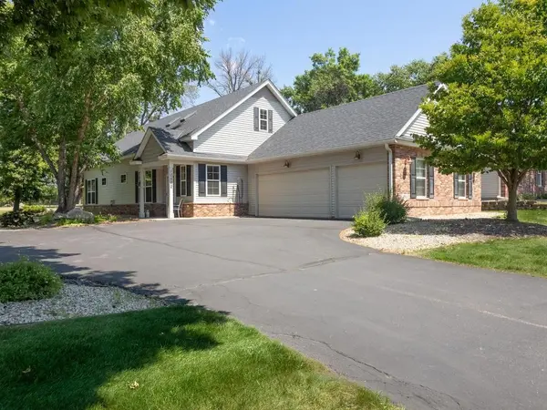 10562 Mississippi CIR N, Brooklyn Park, MN 55443