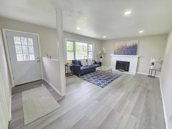 5201 W 84th ST, Bloomington, MN 55437