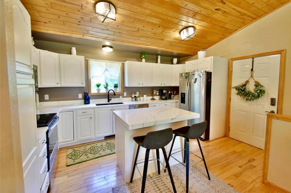 7300 Ski Chalet DR, Breezy Point, MN 56472
