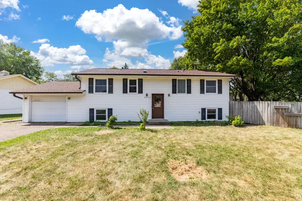 8026 Hynes AVE S, Cottage Grove, MN 55016