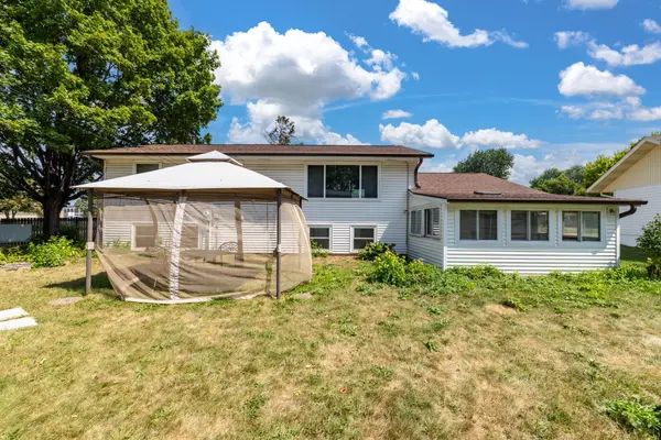8026 Hynes AVE S, Cottage Grove, MN 55016