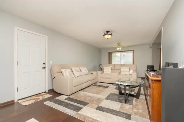 1449 Park Hills CT, Woodbury, MN 55125