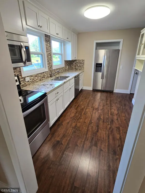 1020 Evergreen LN N, Plymouth, MN 55441