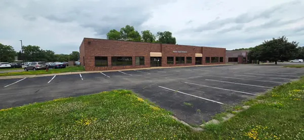 1800 E 121st ST, Burnsville, MN 55337