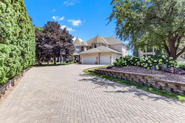 8148 Ithaca LN N, Maple Grove, MN 55311