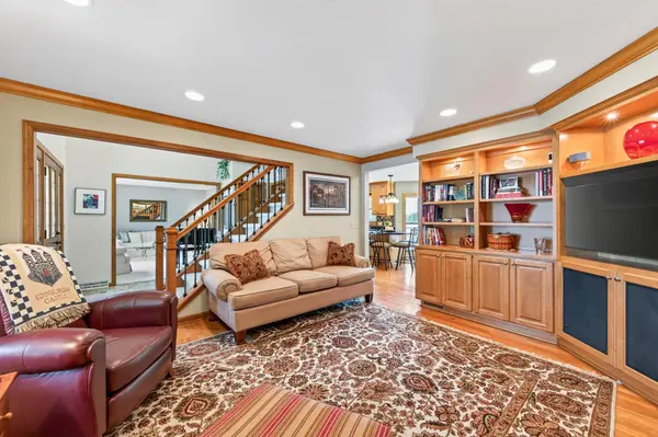 8945 Dallas LN N, Maple Grove, MN 55369
