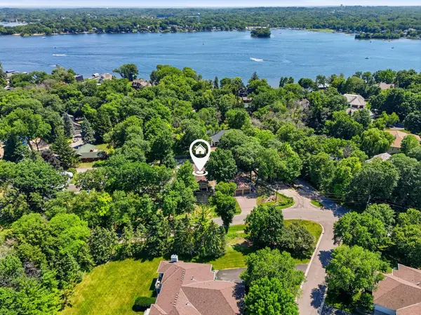 175 Tonka Bay RD, Excelsior, MN 55331