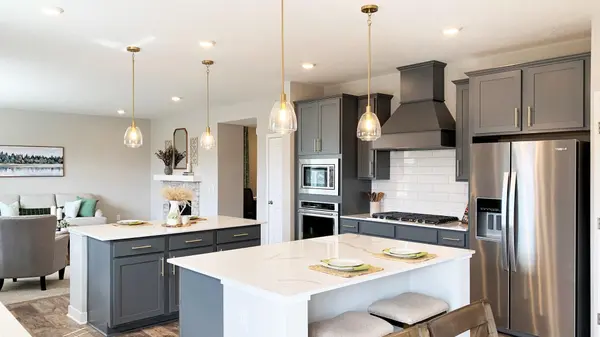 1641 Oak Creek PASS, Chaska, MN 55318