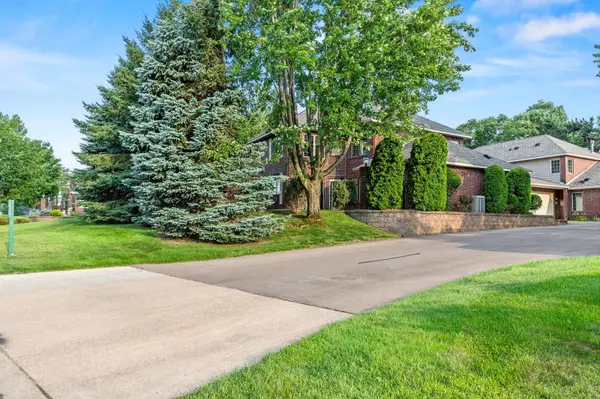 1518 Hunter Hill RD, Hudson, WI 54016