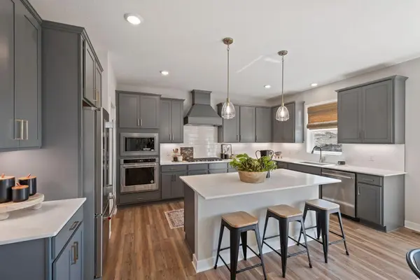 2083 Kestrel DR, Shakopee, MN 55379