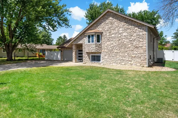 1016 Westview DR, Farmington, MN 55024