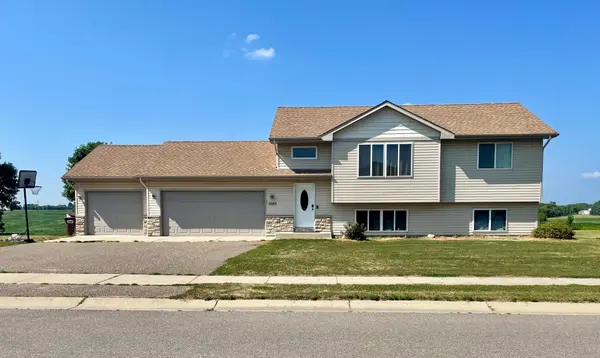 1050 Forest City BLVD NW, Maple Lake, MN 55358