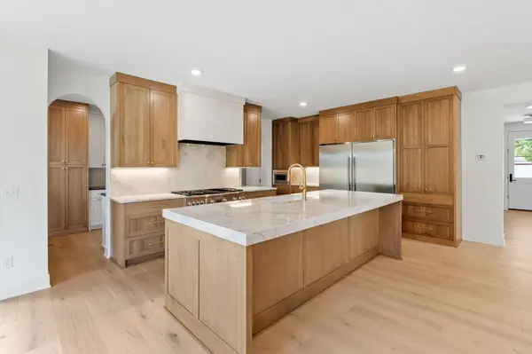 5933 Ashcroft AVE, Edina, MN 55424