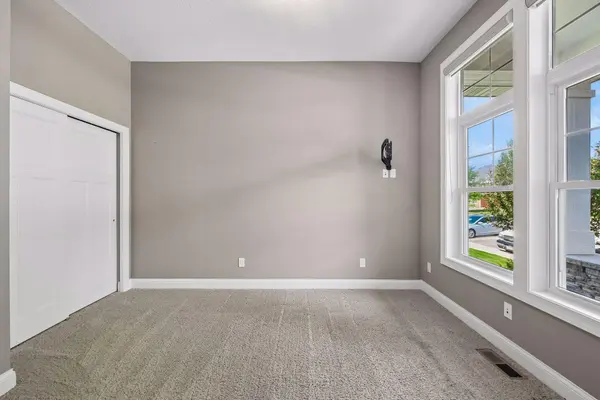 8728 Lake Riley DR, Chanhassen, MN 55317